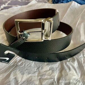 New Nike Men's REVERSIBLE Belt Black / Brown
XL (42-44),